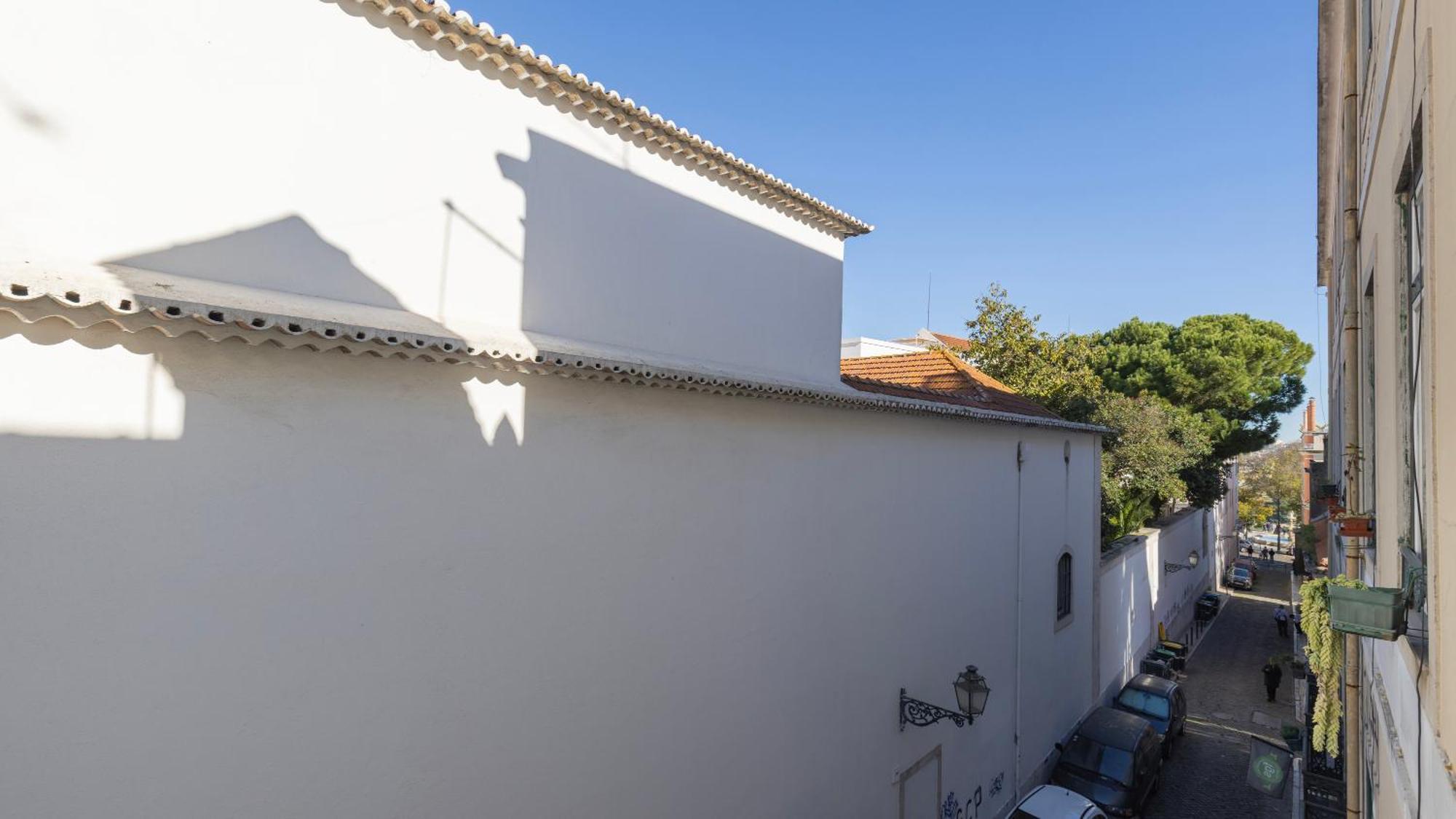 Stylish 1bdr In Bairro Alto By Lovelystay *
